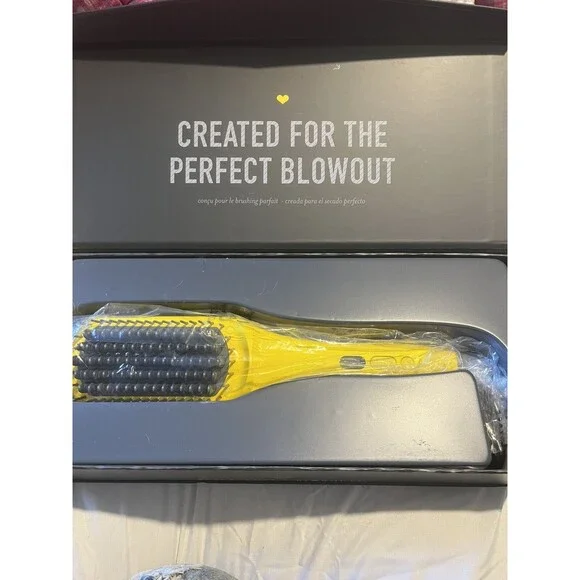 Drybar The Brush Crush Heated Straightening Brush MSRP $149  display picture 3